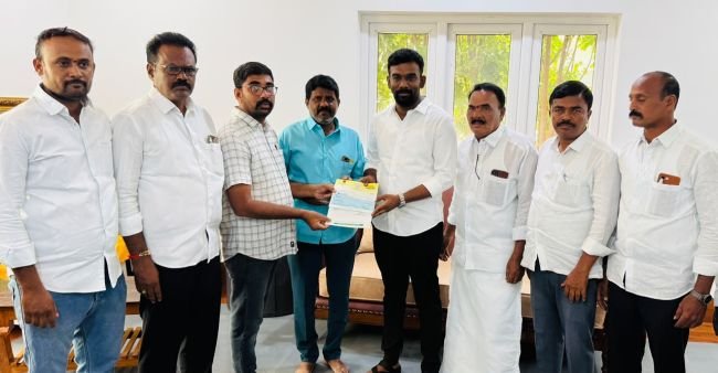 ప్రజల కష్టాన్ని తన కష్టంగా భావిస్తున్న వ్యక్తి ముఖ్యమంత్రి చంద్రబాబు*   *సీఎంఆర్ఎఫ్ చెక్కుల పంపిణీ సందర్భంగా పరిటాల శ్రీరామ్*  *87మందికి రూ.44 లక్షల చెక్కులు