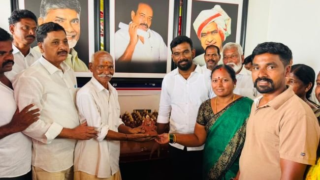సిల్క్ సిటీ... గ్రీన్ సిటీగా, కాలుష్యరహిత సిటీగా ఉండాలి*   *పట్టణ ప్రజలకు ధర్మవరం తెదేపా ఇన్ ఛార్జ్ పరిటాల శ్రీరామ్ పిలుపు*