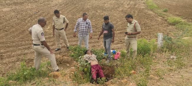 నందిపాడు కాలనీ సమీపంలో గుర్తు తెలియని శవం కలకలం: పంచాయతీ నిర్లక్ష్యంపై గ్రామస్తుల ఆగ్రహం