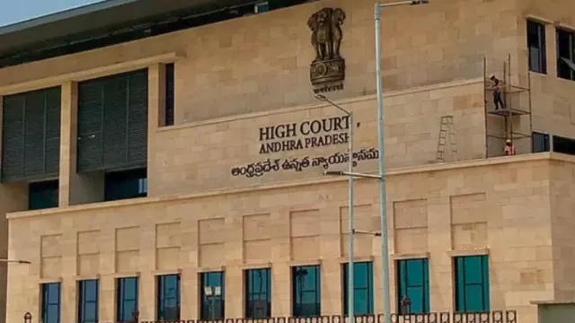 బుడమేరు ఆక్రమణలపై ప్రభుత్వానికి ఊరట
