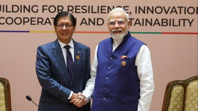 ఫిలిప్పీన్స్ అధ్యక్షుడితో ప్రధాని మోదీ భేటీ