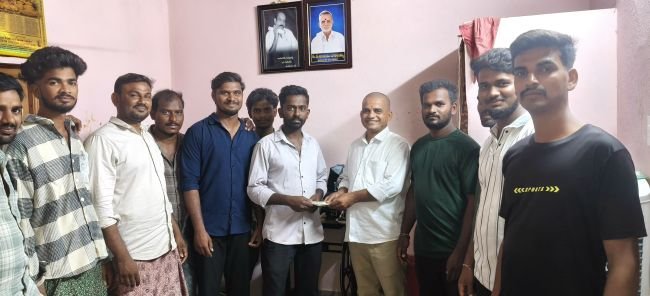 మల్లేనిపల్లి వినాయక చవితి కి రూ. 10,116 విరాళం అందజేసిన టిడిపి నేత చంద్ర * పరిటాల శ్రీరామ్ సూచనలతో ఆర్థిక సాయం
