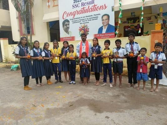 మట్టి గణపతులనే పూజిద్దాం పర్యావరణ పరిరక్షణపై విద్యార్థులకు అవగాహన
