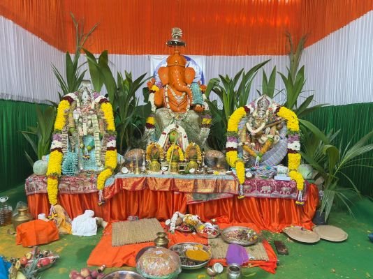ధర్మవరంలో ఆకట్టుకున్న 1,116 కిలోల గంధం వినాయకుడు