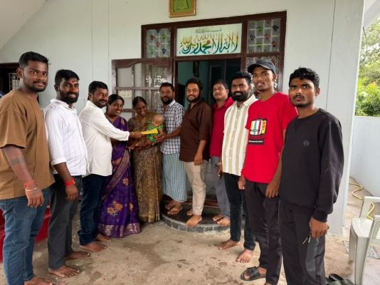 ఆడపిల్ల జన్మిస్తే రూ.5,016 నగదు ప్రోత్సాహకం….  మాట నిలబెట్టుకున్న సర్పంచ్ పొన్నాల సంపత్…