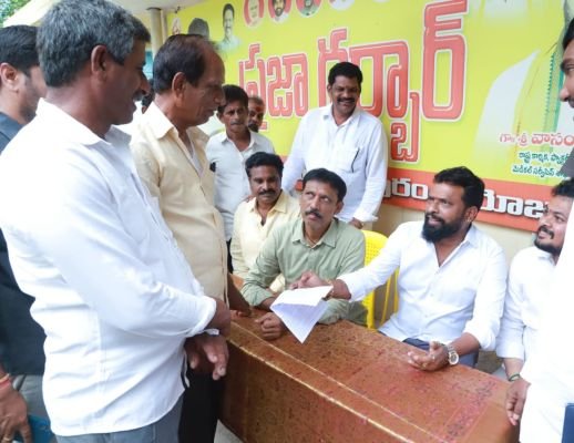 ప్రజా సమస్యల సత్వర  పరిష్కారానికె ప్రజాదర్బార్: మంత్రి వాసంశెట్టి సుభాష్