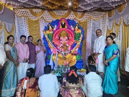 *వినాయకుడి ఆశీస్సులతో ప్రతి ఇంటా సుఖసంతోషాలు వెల్లివిరియాలి*