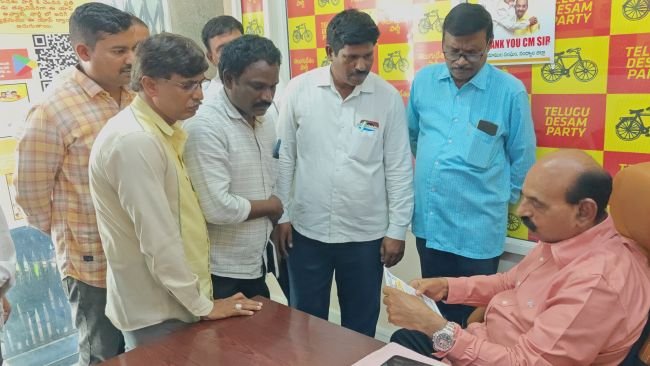 ఏపీడబ్ల్యూజేఎఫ్ తొలి జిల్లా మహాసభలకు మంత్రి ఎన్‌ఎండీ ఫరూక్‌కు ఆహ్వానం