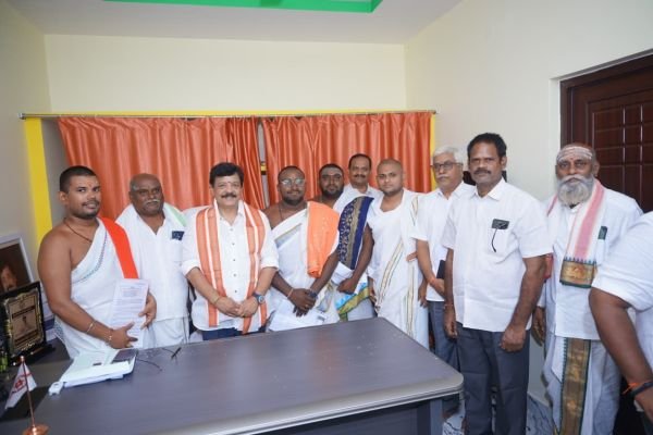 *కుంభమేళా తరహాలో గోదావరి పుష్కరాలు.. వేద పండితుల వసతులకు తగిన చర్యలు: 