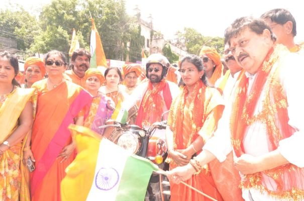 భాగ్యనగరంలో కదం తొక్కిన బీజేపీ 'మహిళా శక్తి స్కూటీ ర్యాలీ'.. ఎంఐఎంకు కాంగ్రెస్, బీఆర్ఎస్ భయపడుతున్నాయి: కిషన్ రెడ్డి, రాంచందర్ రావు