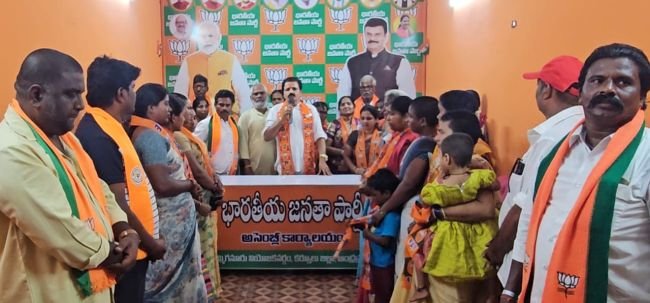 భాజపాలో చేరికలు 