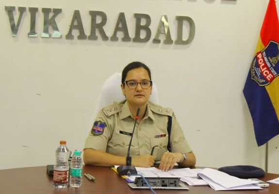 ప్రజల భద్రతే పోలీసుల ప్రథమ కర్తవ్యం