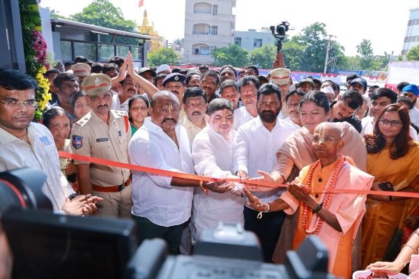 కరీంనగర్‌లో స్కూల్ బ్రేక్‌ఫాస్ట్ కార్యక్రమానికి శ్రీకారం