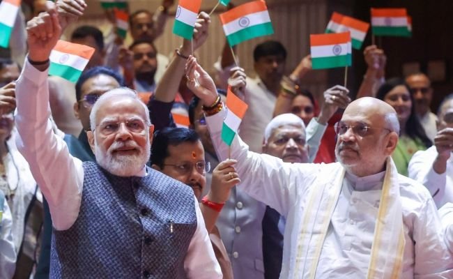 సేవాభావం, అంకితభావంతో కూడిన మోదీ ప్రస్థానం