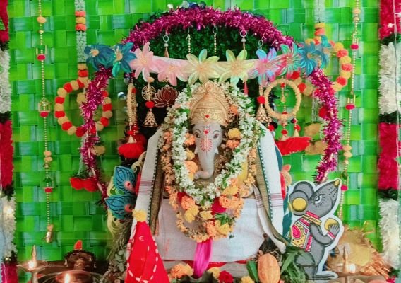 ఇంట్లో వినాయక ప్రతిమను ఎందుకు ప్రతిష్టించాలి పూజా విధానం మరియు సామాజిక ప్రాముఖ్యత