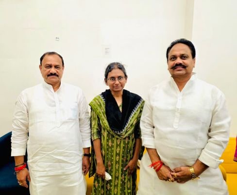 ఏఐసీసీ తెలంగాణ ఇన్‌చార్జ్ మీనాక్షి నాటరాజన్‌తో పీసీసీ చీఫ్ మహేష్ కుమార్ గౌడ్ భేటీ  టీపీసీసీ ఉపాధ్యక్షులు గాలి అనిల్ కుమార్ తదితరులు హాజరు
