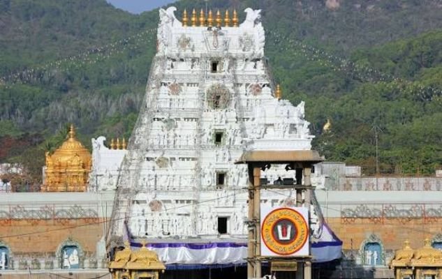 తిరుమల శ్రీవారి భక్తులకు డిసెంబర్ నెల దర్శనాలు, ఆర్జిత సేవలు, వసతి గదుల కోటా విడుదల తేదీలను టీటీడీ ప్రకటించింది