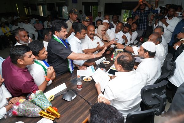 ముస్లిం మైనార్టీ సమస్యల పరిష్కారానికి కృషి …