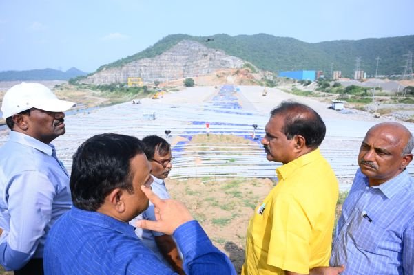 పోలవరం ప్రాజెక్ట్ పనులు క్షేత్ర స్థాయిలో పరిశీలించిన మంత్రి ‘నిమ్మల’