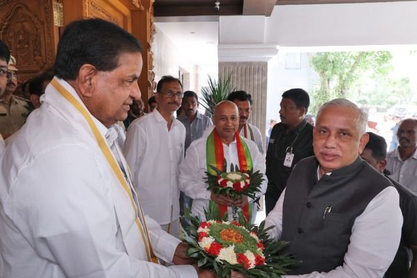 ఎపీ గవర్నర్ తిరుమల లో స్వాగతం 