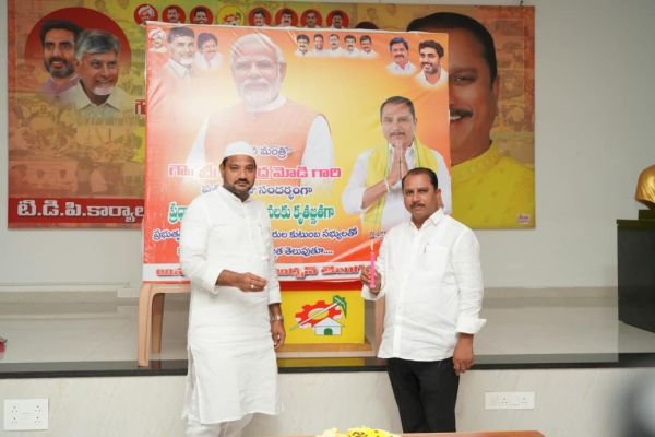 అర్బన్ టిడిపి కార్యాలయంలో ఘనంగా ప్రధాని మోదీ జన్మదిన వేడుకలు*