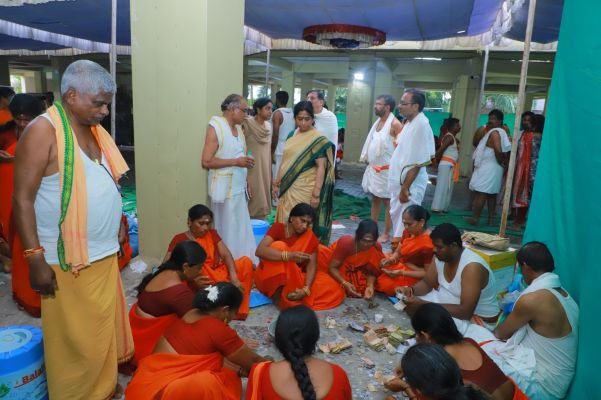 భీమేశ్వరుడి హుండీకి భారీ కానుకలు