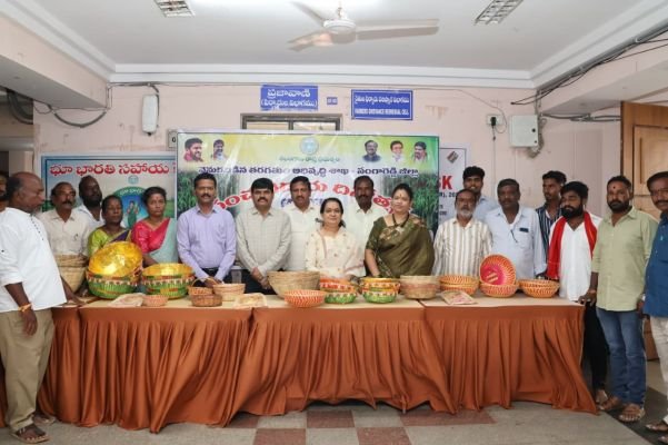 పర్యావరణ పరిరక్షణతో పాటు వెదురు ఆధారిత వృత్తులను ప్రోత్సహించాలి .