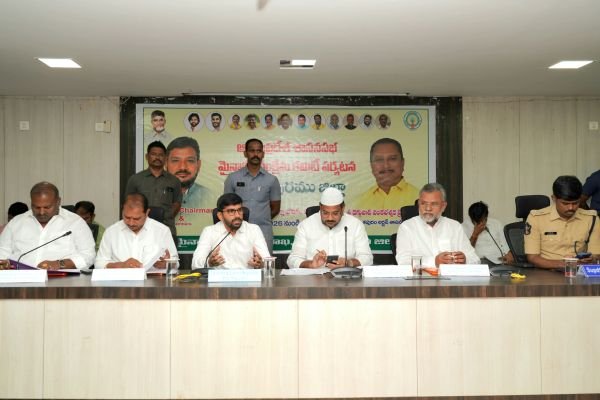 మైనారిటీల సంక్షేమానికి ప్రభుత్వ పథకాలు పకడ్బందీగా అమలు చేయాలి*