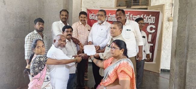 మున్సిపల్ సేవల ప్రైవేటీకరణను ఆపాలి