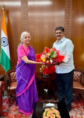 కేంద్ర ఆర్థిక శాఖ మంత్రిని కలిసిన రాష్ట్ర ఆర్థిక శాఖ మంత్రి పయ్యావుల కేశవ్