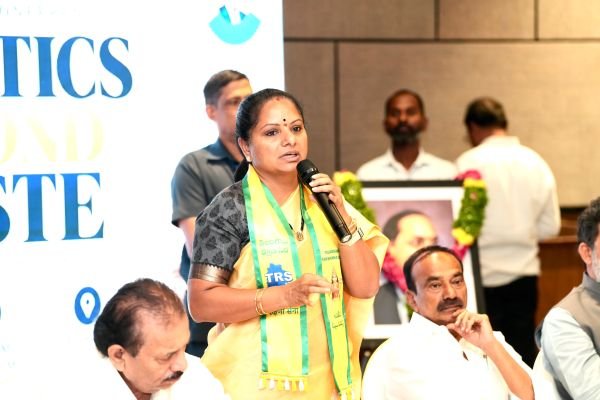 బీసీ జనాభాను తక్కువ చేసి చూపే కుట్ర జరుగుతోంది.. కేంద్రంపై కల్వకుంట్ల కవిత ధ్వజం