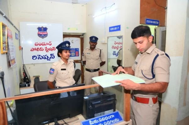 చండూర్ పోలీస్ స్టేషన్‌,సర్కిల్ ఆఫీస్ ను వార్షిక తనిఖీ చేసిన జిల్లా ఎస్పీ శరత్ చంద్ర పవార్, ఐపీఎస్.