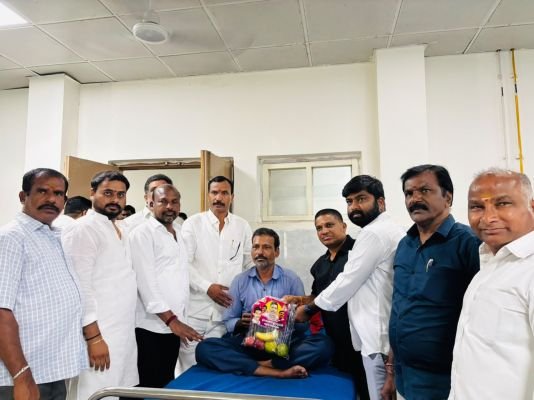 పరమేష్ యాదవ్ ఆధ్వర్యంలో ఎమ్మెల్యే గూడెం మహిపాల్ రెడ్డి జన్మదిన వేడుకలు