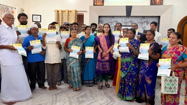 ముఖ్యమంత్రి సహాయ నిధి చెక్కులు పంపిణీ చేసిన నంద్యాల ఎంపీ డాక్టర్ బైరెడ్డి శబరి