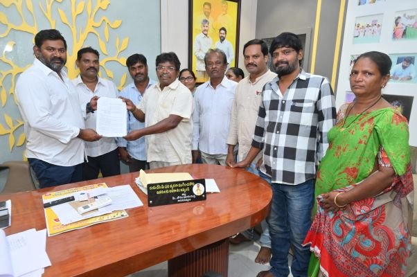 డాక్టర్ బి.ఆర్ అంబేద్కర్ సామాజిక భవనం నిర్మాణం కు ఎమ్మెల్యే బోనేల విజయ్ చంద్ర కృషి చేయాలి....