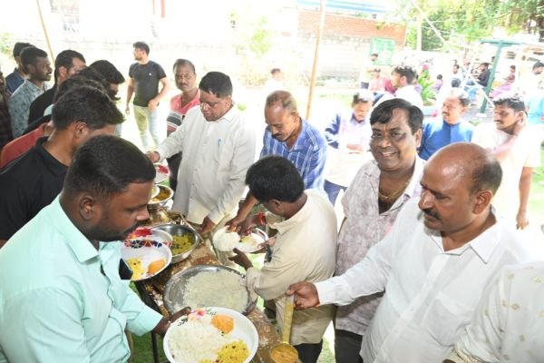 గణేష్ నవరాత్రి ఉత్సవాల్లో అన్నదాన కార్యక్రమం