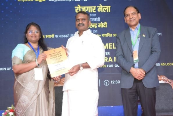 ప్రభుత్వ కీలక పథకాలతో నిరుద్యోగ రేటు 3.2 శాతానికి తగ్గింది