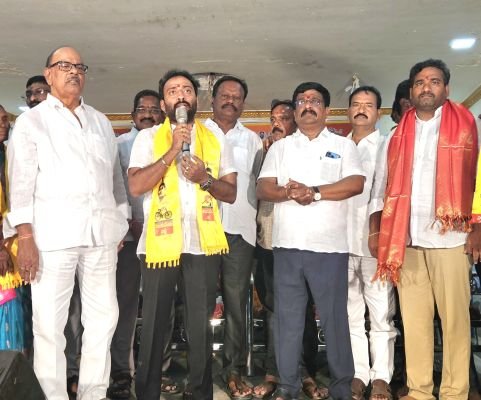 ఎమ్మెల్యే ఉగ్ర అభివృద్ధి చూసే టీడీపీలోకి వచ్చాం