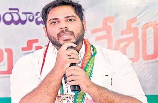 మంచిర్యాల అభివృద్ధికి ఎంపీ వంశీకృష్ణ ప్రత్యేక చొరవ పెండింగ్ రోడ్డు పనులు, హెచ్ ఎల్ బి ల నిర్మాణం కేంద్రం దృష్టికి సమస్యల వివరణ  పెద్దపల్లి పార్లమెంట్ అభివృద్ధికి కృషి