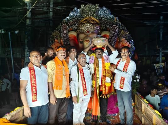 రూ.1.55 లక్షలకు గణేశుడి లడ్డూ వేలం