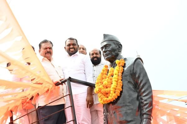 కొండా లక్ష్మణ్ బాపూజీ సేవలు మరువలేనివి..
