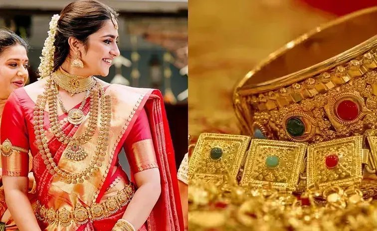 హైదరాబాద్‌లో భారీగా తగ్గిన బంగారం ధరలు: నేటి పసిడి, వెండి రేట్ల వివరాలు ఇవే