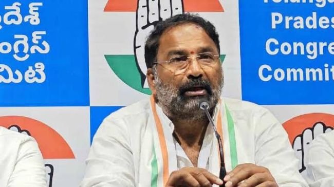 జంతు సంక్షేమం, ప్రజా భద్రతకు ప్రాధాన్యత మంత్రి వాకిటి శ్రీహరి  ప్రమాదకర కుక్కల నిర్వహణ, జంతు సంరక్షణ కేంద్రాలు అత్యవసర పశువైద్య సేవలను మెరుగుపరచడంపై చర్చ