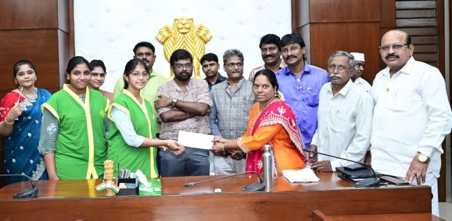 స్టార్ విద్యాసంస్థల విద్యార్థుల సేవాభావం అభినందనీయం: కలెక్టర్ డీకే బాలాజీ