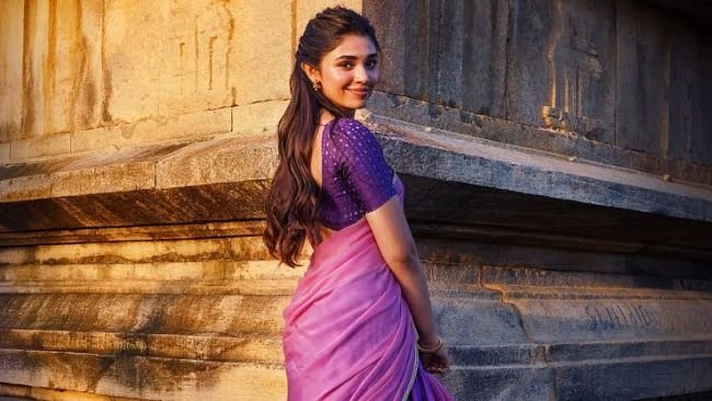 'జనవరి 12 విడుదల' నుంచి కృతీ శెట్టి ఫస్ట్ లుక్ రిలీజ్.. ఆకట్టుకుంటున్న పోస్టర్!