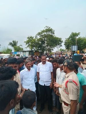 గోరుకల్లు ను ముంచెత్తిన రిజర్వాయర్ నీరు - గేట్లు గుర్తు తెలియని వ్యక్తులు ఎత్తిన ప్రభావం