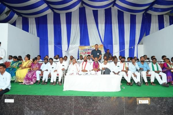 రేవంత్ రెడ్డి సభ అంటే కేటీఆర్ వెన్నులో గుబులు  - ప్రభుత్వ విప్ ఆది శ్రీనివాస్