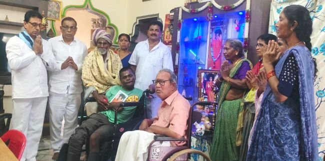 రాజాబాబుకు చక్రాల కుర్చీ.. కుటుంబానికి కొత్త ఆశ