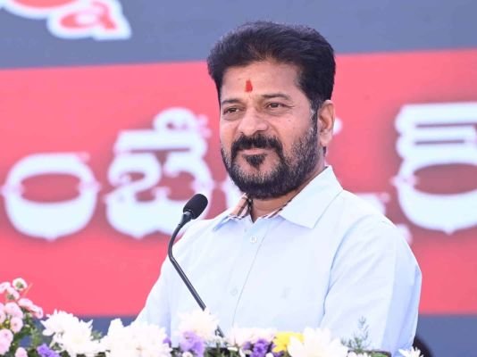 ఉద్యమకారులకు ప్రజా ప్రభుత్వం అండ: సీఎం రేవంత్ రెడ్డి  కేదారి-పుష్పలత కుటుంబానికి రూ. 10 లక్షల ఆర్థిక సాయం ప్రకటన