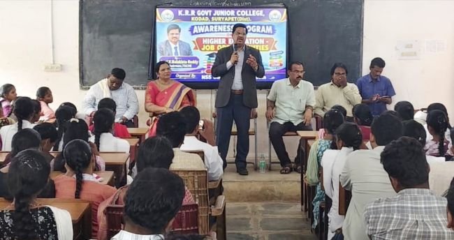 రాష్ట్ర ఉన్నత విద్యా మండలి చైర్మన్ ప్రొఫెసర్ వి.బాల కిష్టారెడ్డి.
